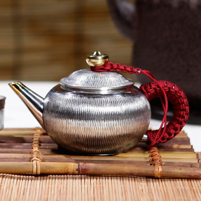 踞虎堂明银工房锤目小银壶 茶道精品之选