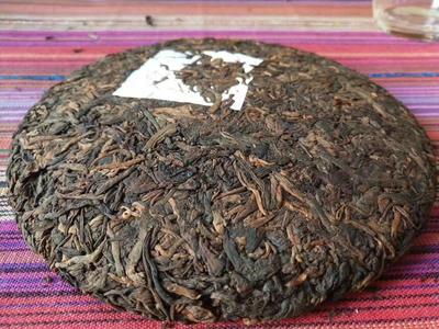 普洱茶饼的正确撬取、存放与适配茶具指南