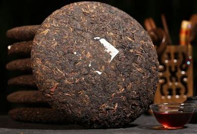 熟普洱茶的风味密码 从醇厚甘滑到生熟之别与茶具选择